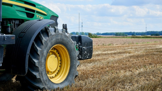 Farm Equipment Sales & Service Business w/RE