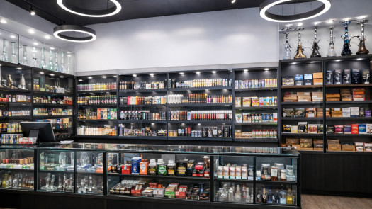 High-Visibility Smoke & Vape Store Ideal for Portf