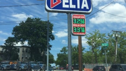 Unbranded Gas Station For Sale With Low Rent $2,50