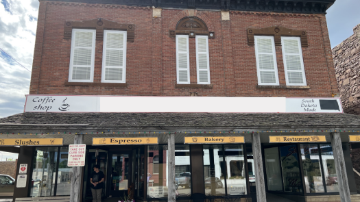 Fresh Bakery Café Combined with Retail