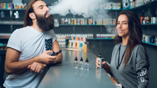 Busy Smoke Shop, High Traffic Area - $112K SDE - Includes $200K Inventory