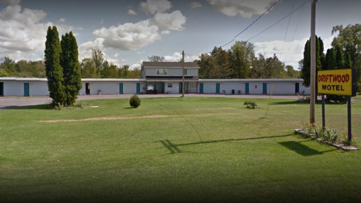 Motel With 15 Rooms And 2 Apts On 9 Acres