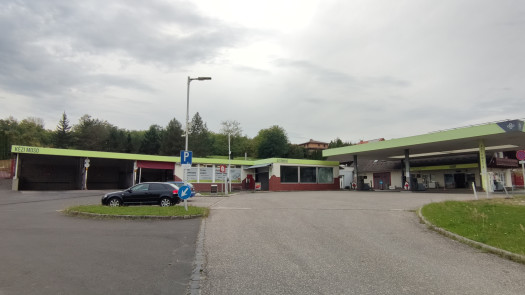 Established gas station near Budapest for sale