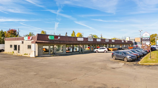 1,307 Sq. Ft. Corner Commercial Space In Delson