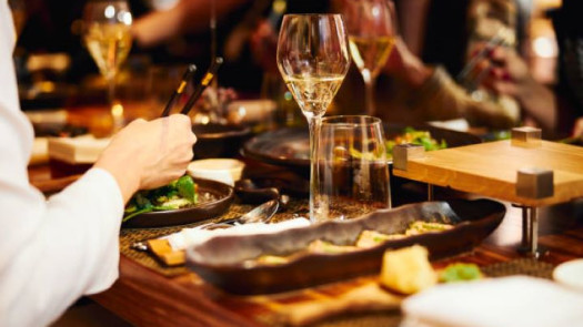 Well Known Restaurant - Busy Location / Great Rent