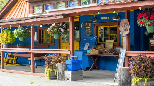 Profitable Farm-to-Table Market in Scenic Corridor