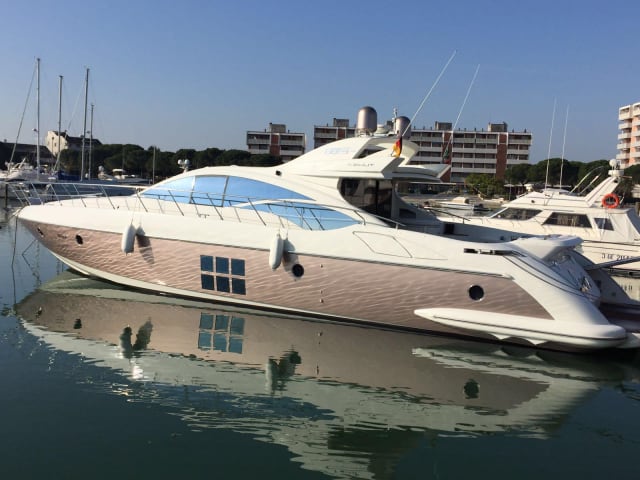 Azimut 68S Ruža
