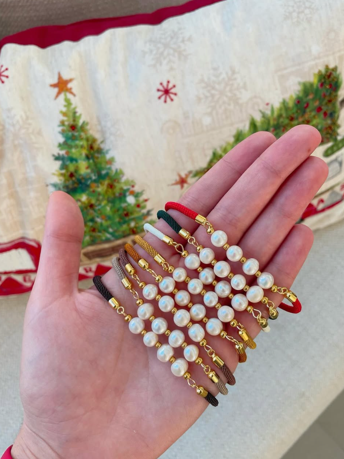 brazalete ajustable con perlas cultivadas