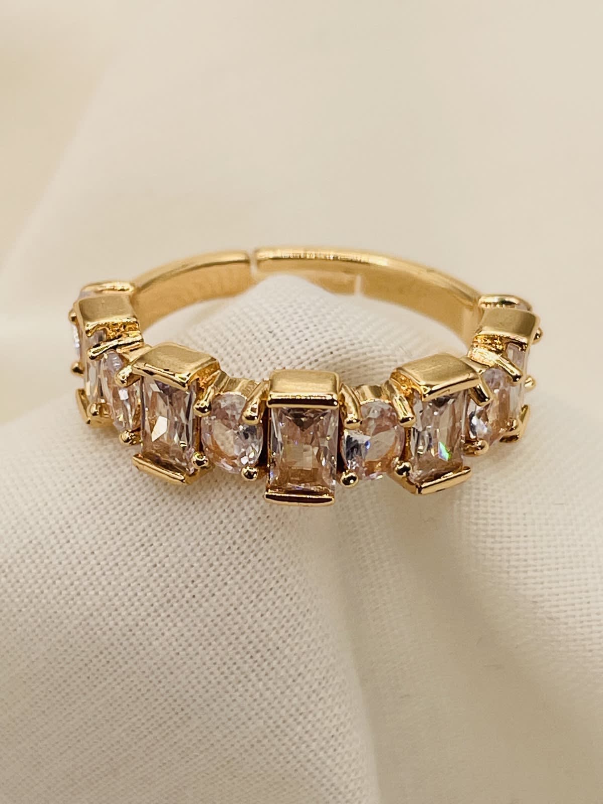 Elegant Gold-Tone Crystal Cluster Ring