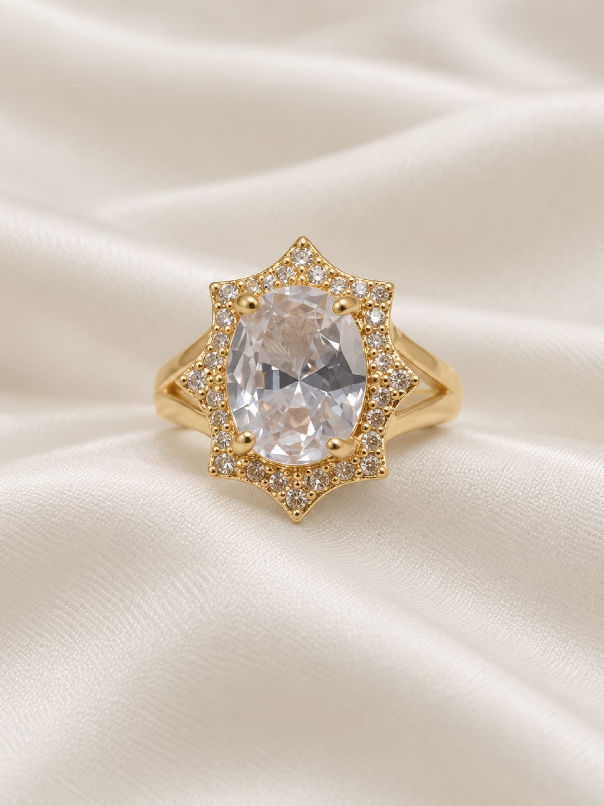 Royal Radiance Oval Crystal Halo Ring – Gold