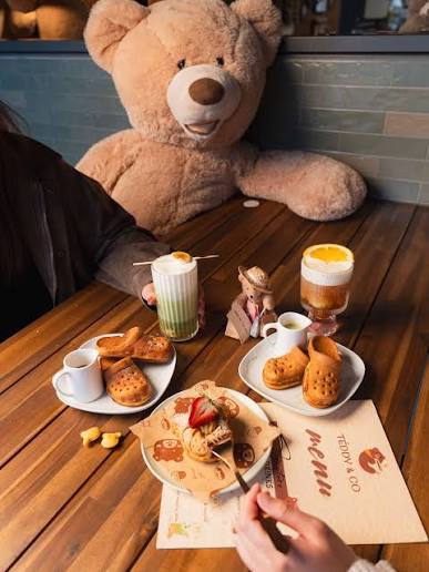 Teddy & Co