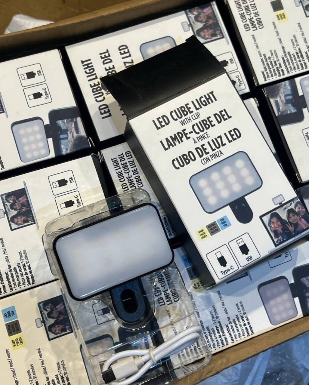 Led cube light
