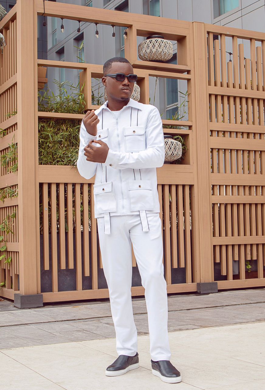 Ekplisso SS23 look
