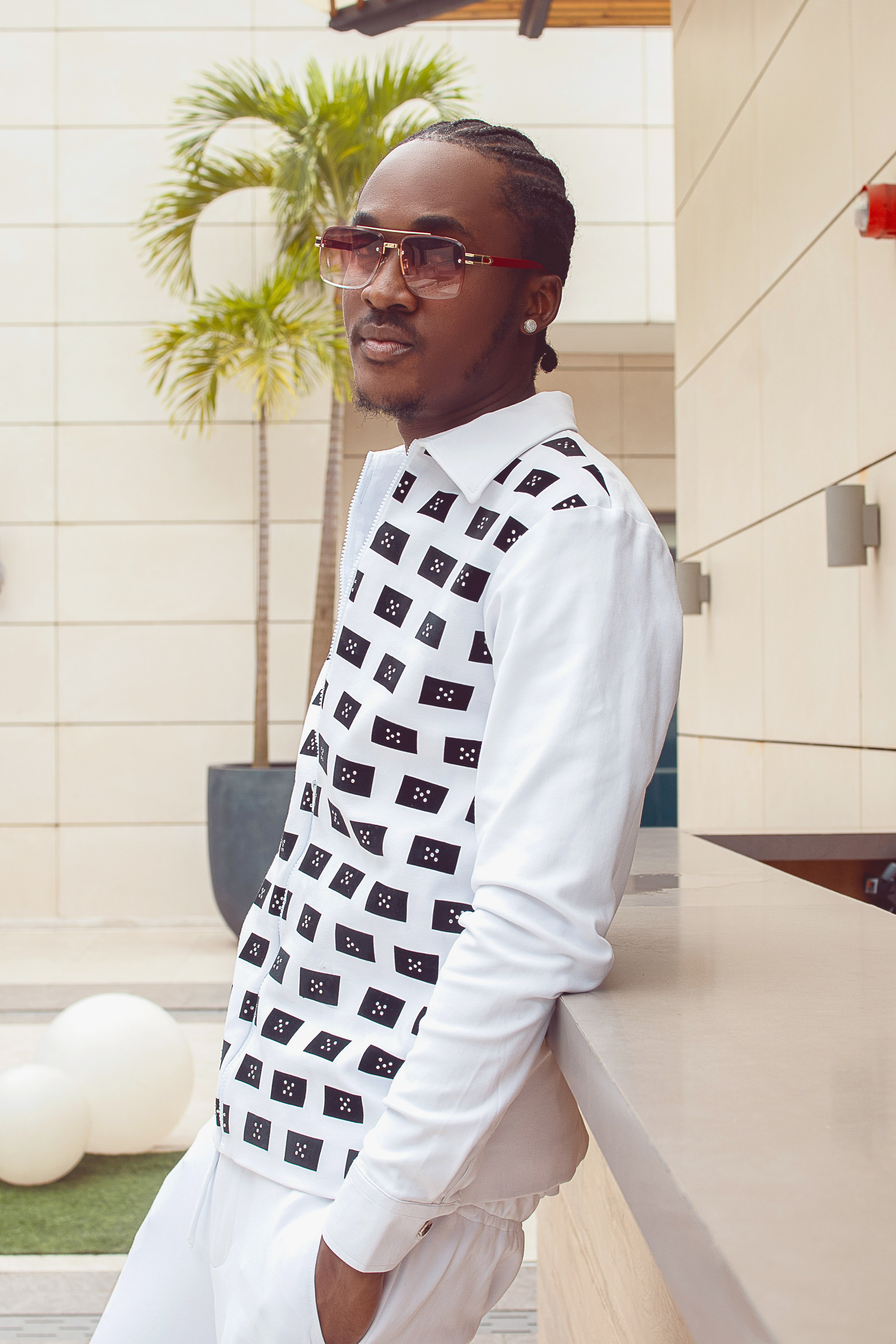 Ekplisso SS23 look
