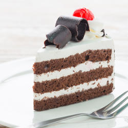 A creamy cake