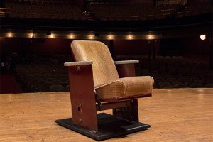 Single hall seat