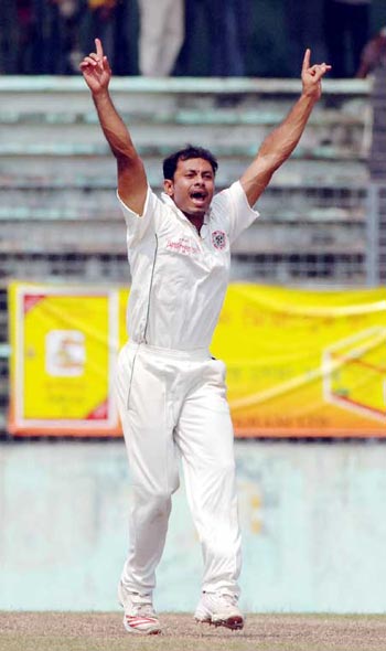 জাতীয় দলের জার্সি গায়ে শরীফ