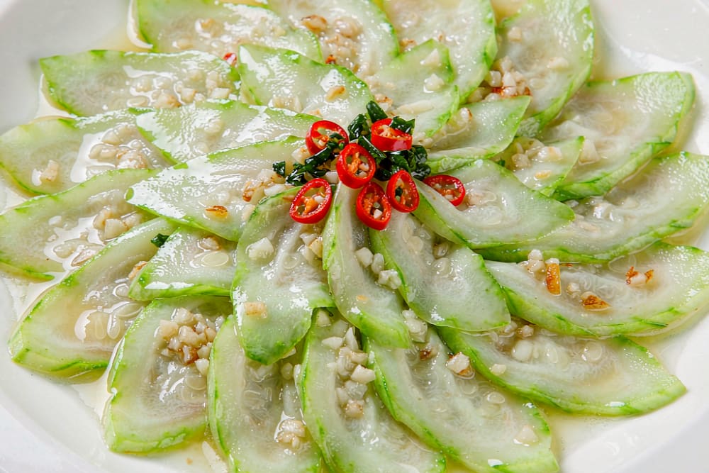 Chuchu Salteado com Alho (清炒佛手瓜) – O Legume Brasileiro no Wok Chinês