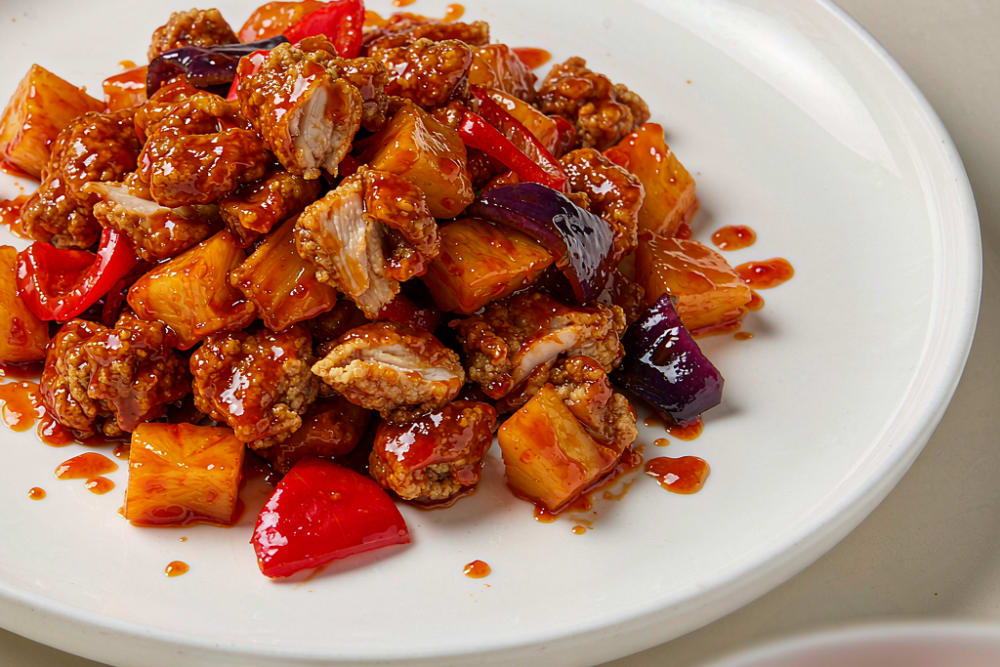 Frango Agridoce com Abacaxi (菠萝鸡) – Crocante por Fora, Suculento por Dentro