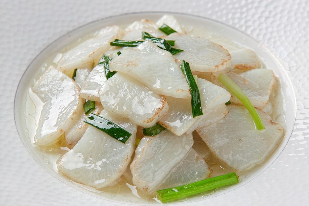 Rábano Salteado (炒白萝卜) – O Legume de Inverno que Vira Sedoso no Wok