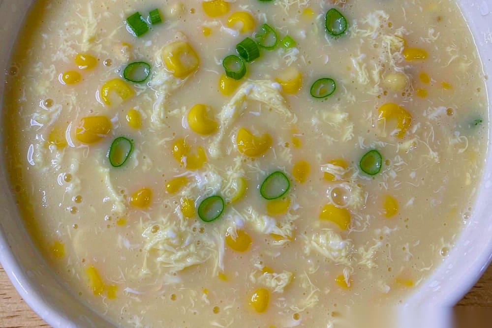 Sopa de Milho (玉米羹) – A Sopa Cremosa com Ovo da Cantina