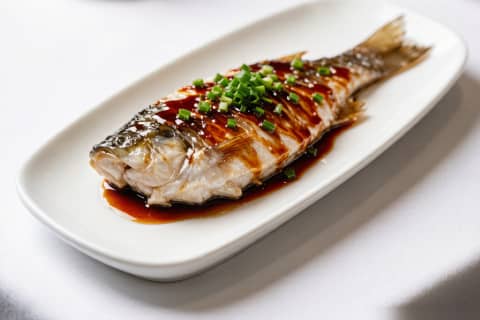 Peixe Acebolado de Shanghai (上海葱油鱼) – Crocância de Cebolinha