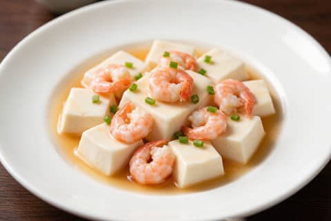 Tofu com Camarão (虾仁豆腐) – Refogado Suave e Suculento