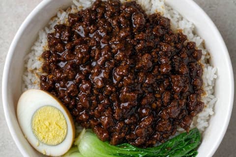 Arroz com Porco Brasado (卤肉饭)