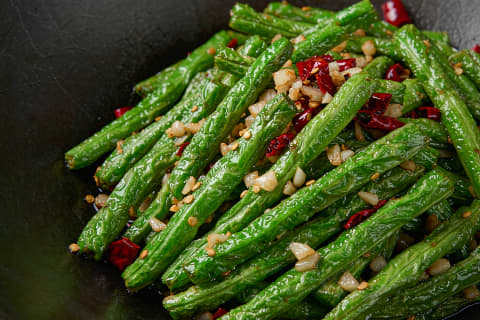 Feijão Verde à Sichuan (干煸四季豆) – Seco, Amassado e Viciante