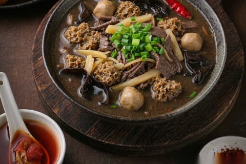 Sopa Picante de Henan (胡辣汤)