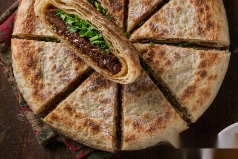 Pão Recheado com Carne de Jumento (驴肉火烧)
