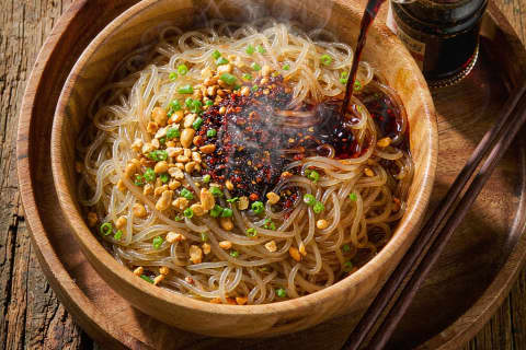 Macarrão Ácido e Picante (酸辣粉)