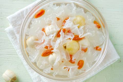 Sopa de Tremela (银耳汤)