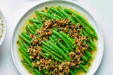 Vagem com Alho (蒜蓉豆角) – Crocante, Verde Viva, em 8 Minutos