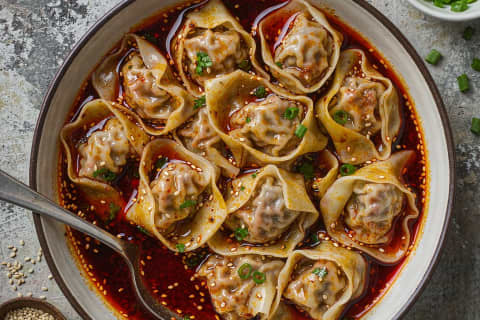 Wonton no Molho de Pimenta (红油抄手)