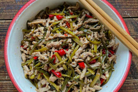Carne de Porco com Zhacai (榨菜肉丝)
