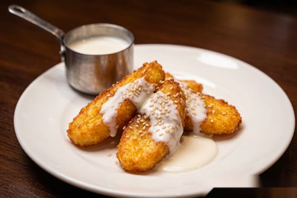 Banana Frita com Leite de Coco (炸香蕉) – Sobremesa