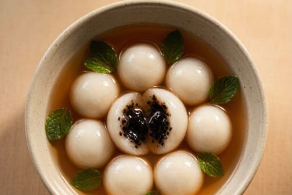 Bolinho de Arroz Tangyuan (汤圆) – Bolinhos de Arroz Glutinoso em Caldo Doce