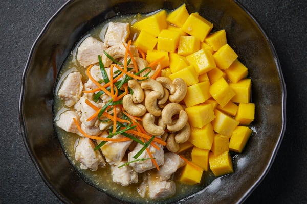 Frango com Manga e Castanha de Caju (芒果腰果鸡丁) – Doce Natural da Fruta