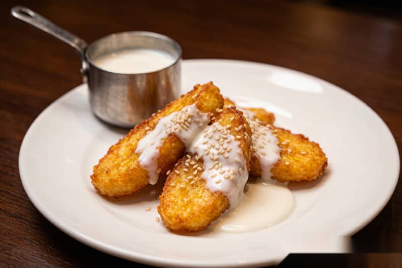Banana Frita com Leite de Coco (炸香蕉) – Sobremesa