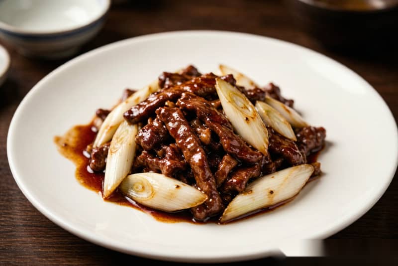 Carne Bovina com Cebolinha (葱爆牛肉) – Bife Salteado com Cebolinha em Molho Escuro