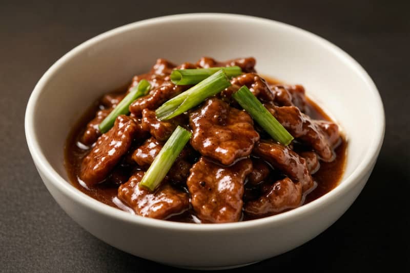 Carne Mongol (蒙古牛肉) – Tiras de Carne com Molho Agridoce e Cebolinha