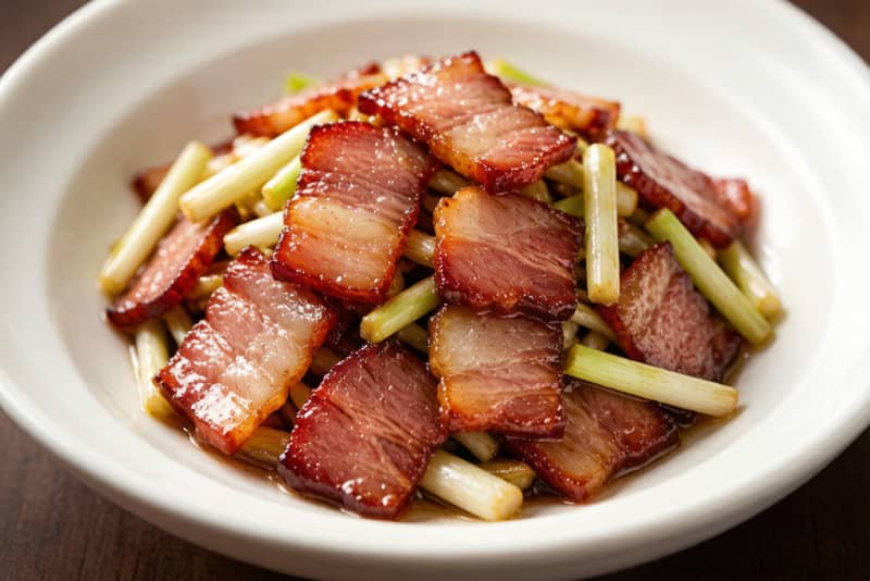 Porco Defumado de Hunan (湖南腊肉) – Barriga Defumada e Salteada, Estilo Hunan