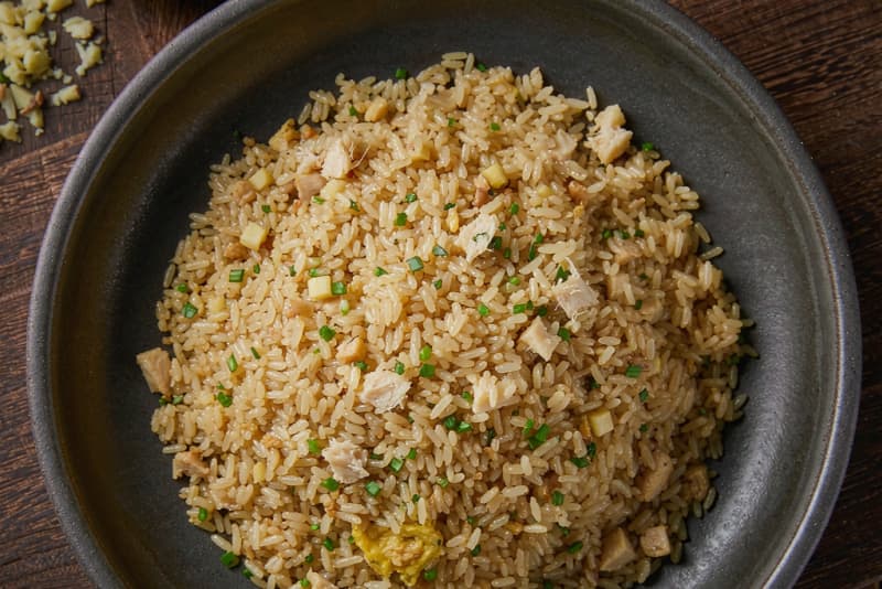 Arroz Frito com Bacalhau e Frango (咸鱼鸡粒炒饭) – O Clássico Cantonês com Alma Portuguesa