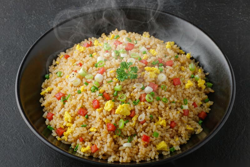 Yakimeshi (焼き飯) – O Arroz Frito Que Não Empelota