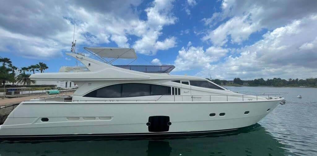 Ferretti 73