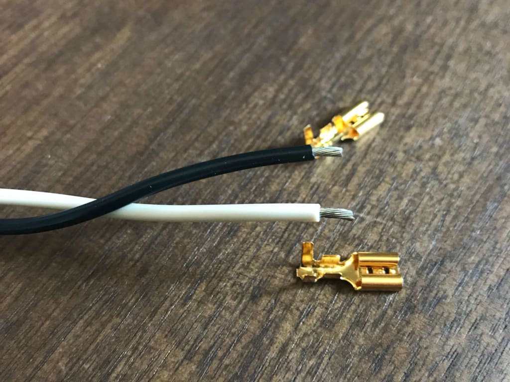 コンボアンプ の スピーカーケーブル を交換する Blackstar Ht 5r M Lab コンボアンプ の スピーカーケーブル を交換する Blackstar Ht 5r M Lab