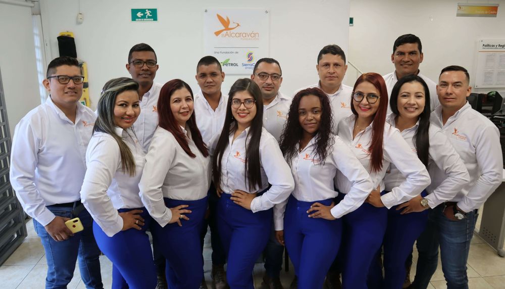 https://res.cloudinary.com/microfinanzasalcaravanarauca/image/upload/v1637153618/large_grupo_3d2e838e5e.jpg