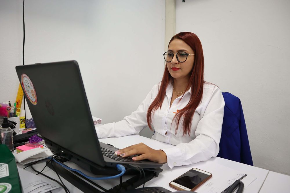 https://res.cloudinary.com/microfinanzasalcaravanarauca/image/upload/v1637153620/large_daisy_8533ef2879.jpg