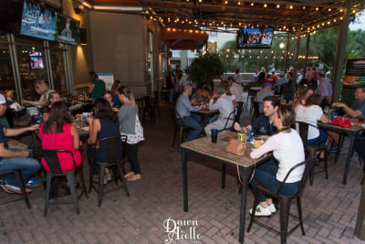 DawnAielloPhotography.Burgers.Brews.19-111.jpg